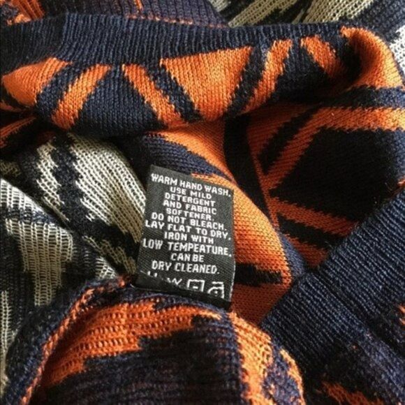 CARDIGAN Sweater in Aztec Print - Picture 7 of 8